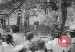 Standbild Afrikanische amerikanische Volk Picknick United States USA, 1940, aus Sekunde 38 historischem Filmmaterial Videoclip 65675059224