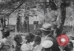 Standbild Afrikanische amerikanische Volk Picknick United States USA, 1940, aus Sekunde 39 historischem Filmmaterial Videoclip 65675059224