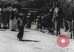 Standbild Afrikanische amerikanische Volk Picknick United States USA, 1940, aus Sekunde 46 historischem Filmmaterial Videoclip 65675059224