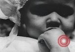 Standbild Afrikanische amerikanische Volk Picknick United States USA, 1940, aus Sekunde 59 historischem Filmmaterial Videoclip 65675059224
