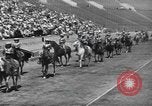 Image rodeo avec Gloria Jean Los Angeles California USA, 1944, de la seconde 4 séquences d'archives historiques vidéo 65675059242