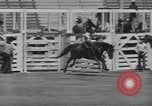 Image rodeo avec Gloria Jean Los Angeles California USA, 1944, de la seconde 19 séquences d'archives historiques vidéo 65675059242