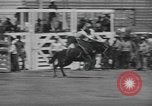 Image rodeo avec Gloria Jean Los Angeles California USA, 1944, de la seconde 20 séquences d'archives historiques vidéo 65675059242