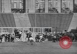 Image rodeo avec Gloria Jean Los Angeles California USA, 1944, de la seconde 40 séquences d'archives historiques vidéo 65675059242