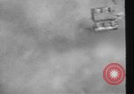 Standbild Underwater Training Nassau Bahamas, 1945, aus Sekunde 30 historischem Filmmaterial Videoclip 65675059243