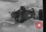 Standbild Underwater Training Nassau Bahamas, 1945, aus Sekunde 32 historischem Filmmaterial Videoclip 65675059243