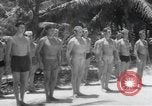 Standbild Underwater Training Nassau Bahamas, 1945, aus Sekunde 41 historischem Filmmaterial Videoclip 65675059243