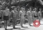 Standbild Underwater Training Nassau Bahamas, 1945, aus Sekunde 43 historischem Filmmaterial Videoclip 65675059243