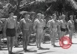 Standbild Underwater Training Nassau Bahamas, 1945, aus Sekunde 45 historischem Filmmaterial Videoclip 65675059243