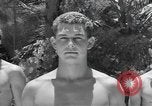 Standbild Underwater Training Nassau Bahamas, 1945, aus Sekunde 49 historischem Filmmaterial Videoclip 65675059243
