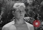 Standbild Underwater Training Nassau Bahamas, 1945, aus Sekunde 53 historischem Filmmaterial Videoclip 65675059243