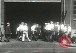 Standbild factory Jobs während der Großen Depression United States USA, 1932, aus Sekunde 17 historischem Filmmaterial Videoclip 65675059265