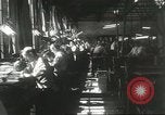 Standbild factory Jobs während der Großen Depression United States USA, 1932, aus Sekunde 25 historischem Filmmaterial Videoclip 65675059265