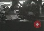 Standbild factory Jobs während der Großen Depression United States USA, 1932, aus Sekunde 34 historischem Filmmaterial Videoclip 65675059265