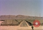 Image Shot chien au Camp Desert Rock pendant des exercices de roche du désert Las Vegas Nevada USA, 1952, de la seconde 30 séquences d'archives historiques vidéo 65675059270