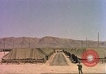Image Shot chien au Camp Desert Rock pendant des exercices de roche du désert Las Vegas Nevada USA, 1952, de la seconde 39 séquences d'archives historiques vidéo 65675059270