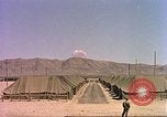 Image Shot chien au Camp Desert Rock pendant des exercices de roche du désert Las Vegas Nevada USA, 1952, de la seconde 56 séquences d'archives historiques vidéo 65675059270