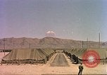 Image Shot chien au Camp Desert Rock pendant des exercices de roche du désert Las Vegas Nevada USA, 1952, de la seconde 60 séquences d'archives historiques vidéo 65675059270