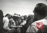 Standbild Atombombe test Briefing drücken Las Vegas Nevada USA, 1952, aus Sekunde 19 historischem Filmmaterial Videoclip 65675059278