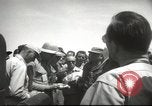 Standbild Atombombe test Briefing drücken Las Vegas Nevada USA, 1952, aus Sekunde 20 historischem Filmmaterial Videoclip 65675059278