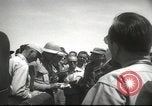 Standbild Atombombe test Briefing drücken Las Vegas Nevada USA, 1952, aus Sekunde 21 historischem Filmmaterial Videoclip 65675059278
