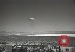 Standbild Atombombe Rauchpilz Las Vegas Nevada USA, 1952, aus Sekunde 39 historischem Filmmaterial Videoclip 65675059279
