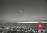 Standbild Atombombe Rauchpilz Las Vegas Nevada USA, 1952, aus Sekunde 42 historischem Filmmaterial Videoclip 65675059279