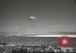 Standbild Atombombe Rauchpilz Las Vegas Nevada USA, 1952, aus Sekunde 43 historischem Filmmaterial Videoclip 65675059279