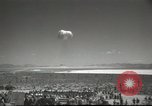 Standbild Atombombe Rauchpilz Las Vegas Nevada USA, 1952, aus Sekunde 48 historischem Filmmaterial Videoclip 65675059279