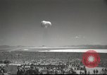 Standbild Atombombe Rauchpilz Las Vegas Nevada USA, 1952, aus Sekunde 49 historischem Filmmaterial Videoclip 65675059279