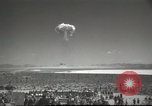 Standbild Atombombe Rauchpilz Las Vegas Nevada USA, 1952, aus Sekunde 60 historischem Filmmaterial Videoclip 65675059279
