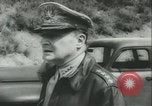 Standbild General Douglas MacArthur Neu Guinea, 1943, aus Sekunde 49 historischem Filmmaterial Videoclip 65675059285