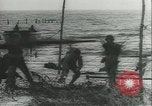 Standbild USA Soldaten United States USA, 1943, aus Sekunde 47 historischem Filmmaterial Videoclip 65675059291