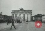Immagine di La ratifica di rinuncia Berlino Germania, 1945, secondo 48 filmato di repertorio 65675059303