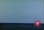 Standbild deutsche U-Boot Besatzung Atlantik, 1944, aus Sekunde 11 historischem Filmmaterial Videoclip 65675059328