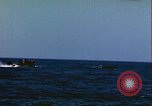 Standbild deutsche U-Boot Besatzung Atlantik, 1944, aus Sekunde 12 historischem Filmmaterial Videoclip 65675059328