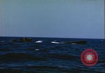 Standbild deutsche U-Boot Besatzung Atlantik, 1944, aus Sekunde 14 historischem Filmmaterial Videoclip 65675059328