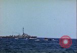 Standbild deutsche U-Boot Besatzung Atlantik, 1944, aus Sekunde 48 historischem Filmmaterial Videoclip 65675059328
