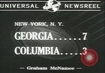 Standbild College-Football-Spiel New York United States USA, 1941, aus Sekunde 6 historischem Filmmaterial Videoclip 65675059334
