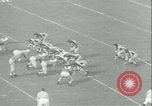 Standbild College-Football-Spiel New York United States USA, 1941, aus Sekunde 9 historischem Filmmaterial Videoclip 65675059334