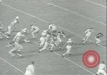 Standbild College-Football-Spiel New York United States USA, 1941, aus Sekunde 10 historischem Filmmaterial Videoclip 65675059334