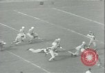 Standbild College-Football-Spiel New York United States USA, 1941, aus Sekunde 11 historischem Filmmaterial Videoclip 65675059334
