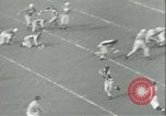 Standbild College-Football-Spiel New York United States USA, 1941, aus Sekunde 12 historischem Filmmaterial Videoclip 65675059334