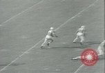 Standbild College-Football-Spiel New York United States USA, 1941, aus Sekunde 25 historischem Filmmaterial Videoclip 65675059334