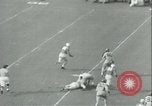 Standbild College-Football-Spiel New York United States USA, 1941, aus Sekunde 27 historischem Filmmaterial Videoclip 65675059334