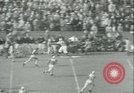 Standbild College-Football-Spiel New York United States USA, 1941, aus Sekunde 31 historischem Filmmaterial Videoclip 65675059334