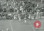 Standbild College-Football-Spiel New York United States USA, 1941, aus Sekunde 32 historischem Filmmaterial Videoclip 65675059334