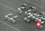 Standbild College-Football-Spiel New York United States USA, 1941, aus Sekunde 44 historischem Filmmaterial Videoclip 65675059334