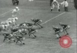 Standbild Football Game Baltimore Maryland USA, 1941, aus Sekunde 4 historischem Filmmaterial Videoclip 65675059335