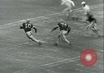 Standbild Football Game Baltimore Maryland USA, 1941, aus Sekunde 20 historischem Filmmaterial Videoclip 65675059335